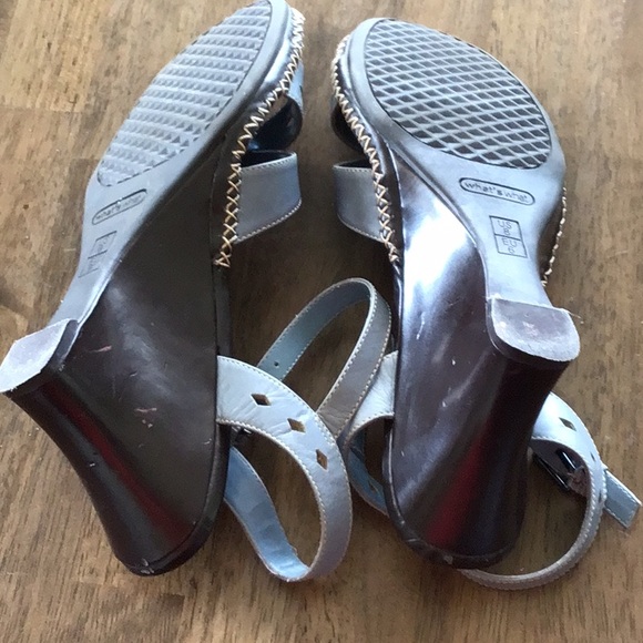What’s What Aerosoles Gray Wedge 3 in Leather Sandals with adjustable strap Sz 8 - Picture 7 of 7